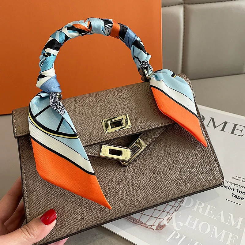Bufanda con correa para bolso  - Luxury Bags Online reseña y precio