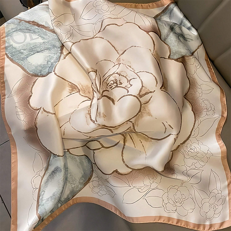 Bufanda cuadrada de seda satin - Luxury Bags Online reseña y precio
